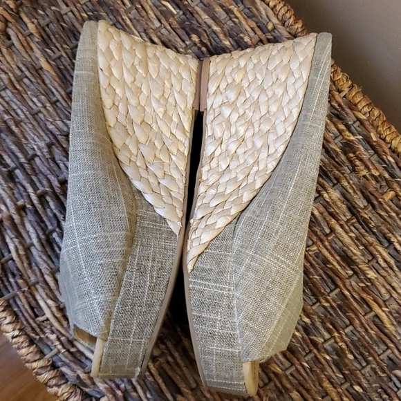 Daysie by Chinese Laundry slipon wedge - 10 - Picture 8 of 11